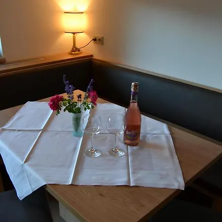 - Elisabeth Apartament