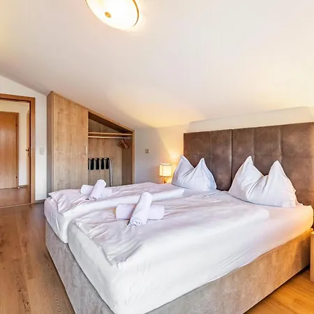 - Elisabeth Apartment